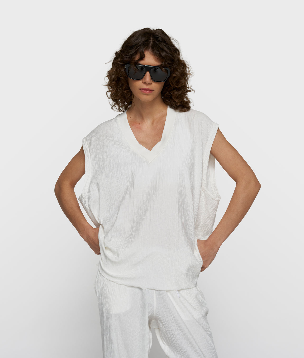 V-Ausschnitt-Shirt in Weiß